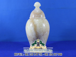 Guci Onyx
